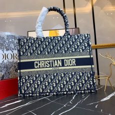 HANDBAGS 